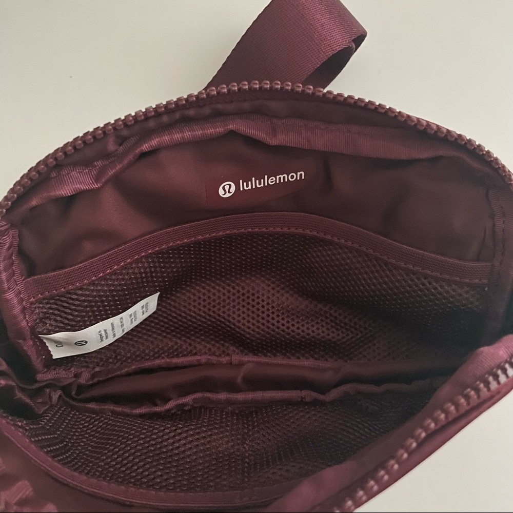 NWT Lululemon Everywhere Belt Bag Red Merlot - Picture 7 of 8